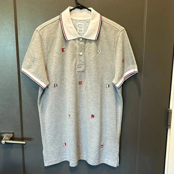 BROOKS BROTHERS NAUTICAL EMBROIDERED FLAGS GOLF POLO SHIRT LOOKS NEW MEDIUM SLIM - Picture 1 of 6